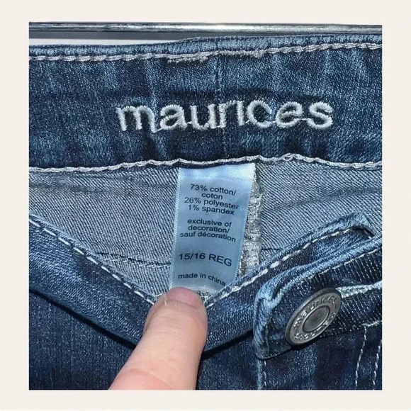 0854. MAURICES JEANS MEDIUM WASH IN COLOR SIZE 15/16 - Picture 4 of 9